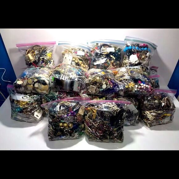 Huge 3 LB Vintage to Now Jewelry Lot- MYSTERY BOX Gold Silver Rhinestones - Picture 1 of 12